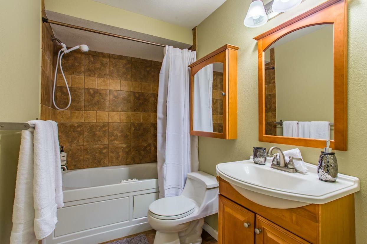 Sea View, Best Area, No Stairs, Wd, 2 Bedrooms, Jacuzzi Bath, New Carpet, Balcony, View, 825Sf Tacoma Exterior photo