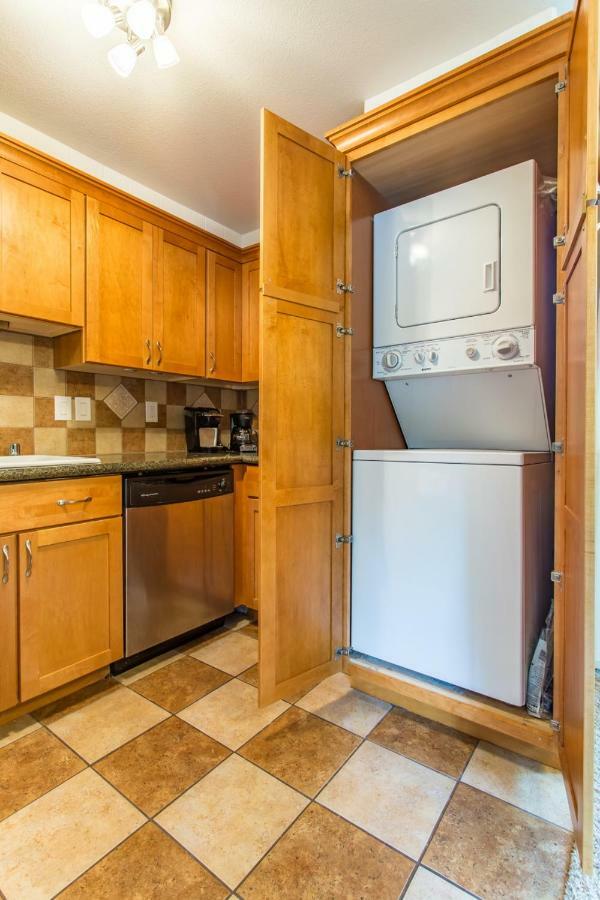 Sea View, Best Area, No Stairs, Wd, 2 Bedrooms, Jacuzzi Bath, New Carpet, Balcony, View, 825Sf Tacoma Exterior photo
